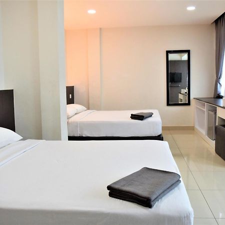Desaru, Bayu Balau Beach Resort Bandar Penawar Екстериор снимка